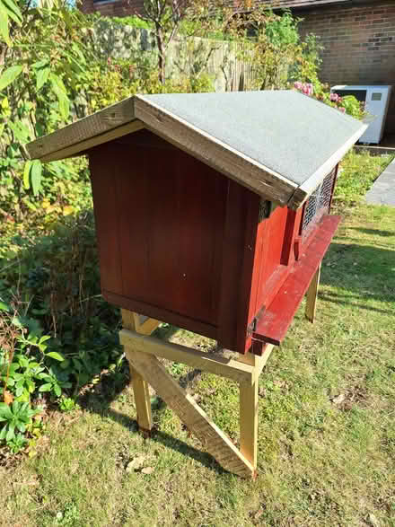 Photo of free Rabbit/guinea pig hutch. (Ringmer BN8) #1