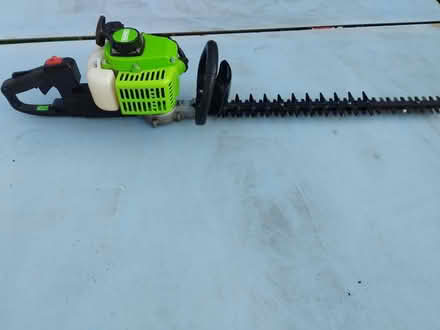 Photo of free Draper petrol-powered hedge-trimmer (Knighton LE2) #4