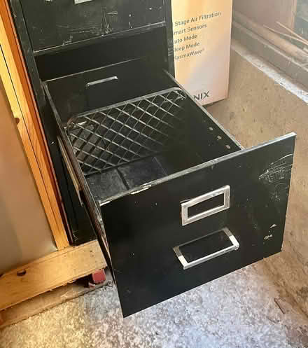 Photo of free 4 drawer metal filing cabinet (Pt Richmond) #2