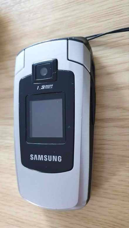 Photo of free Samsung E380 (Lower Addiscombe, CR0) #1