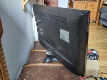 Photo of free 32" Samsung TV with remote (Musselburgh EH21) #3