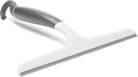 Photo of A squeegee (Barons Court W14) #1