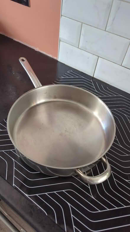 Photo of free 30 cm Pan stainless steel with lid (BN22) #2