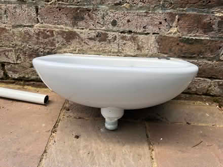 Photo of free Hand basin (TN37 near Asda) #3