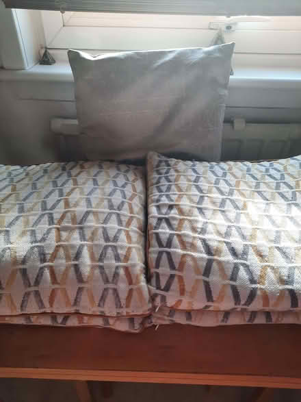 Photo of free 5 cushions. (Craigleith EH4) #1