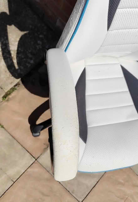 Photo of free Gaming Chair (DE24) #2