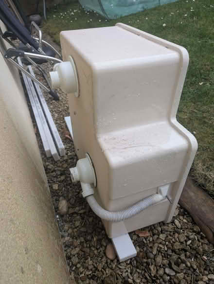 Photo of free 1.5 bowl white ceramic undermount sink (Purton SN5) #2