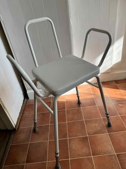 Photo of free Perching Stopl (Bickley) #1