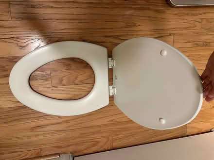 Photo of free White toilet seat and lid (22209) #2