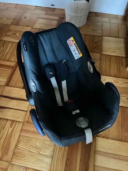 Photo of free Maxi cosi car seat (Pen-y-Lan CF23) #1
