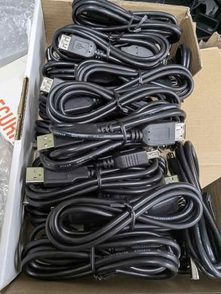 Photo of free USB type A extension leads 1m long (Cook) #1