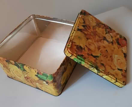 Photo of free Flowery Tin (Kingsley, Northampton) #2
