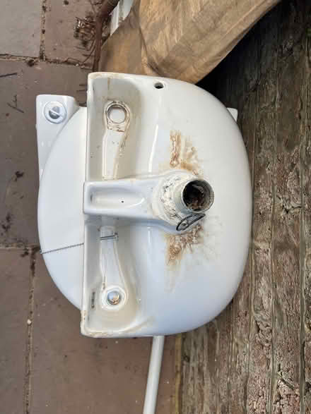 Photo of free Hand basin (TN37 near Asda) #2