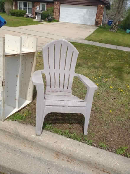 Photo of free Chair (60193) #1