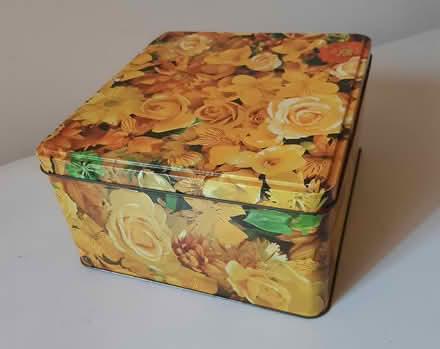 Photo of free Flowery Tin (Kingsley, Northampton) #1