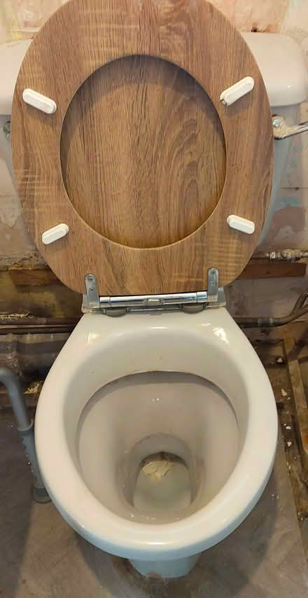 Photo of free Vintage Grey Toilet, Cistern & Basin (Onehouse IP14) #2