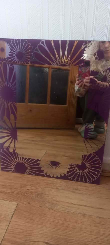 Photo of free Decorated mirror (GL51) #1