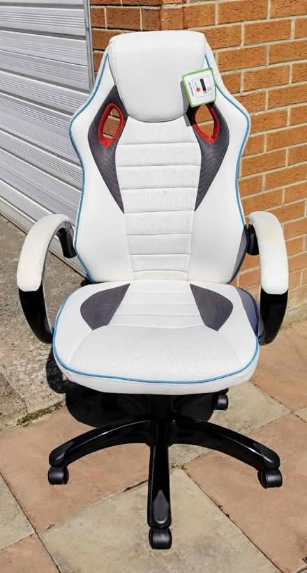 Photo of free Gaming Chair (DE24) #1