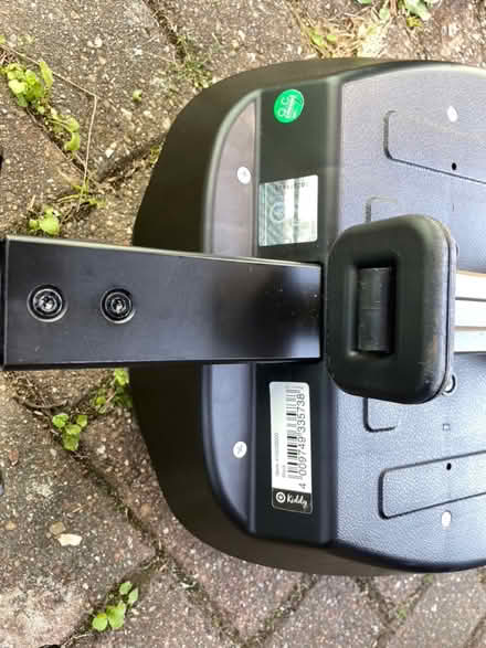 Photo of free Car seat base (Oxted RH8) #3