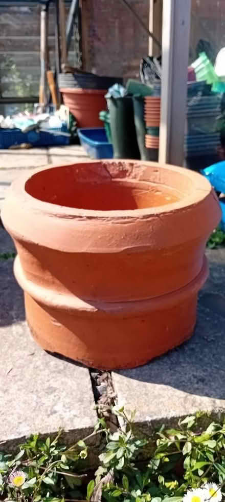 Photo of free Terracotta chimney pot (Wells BA5) #1