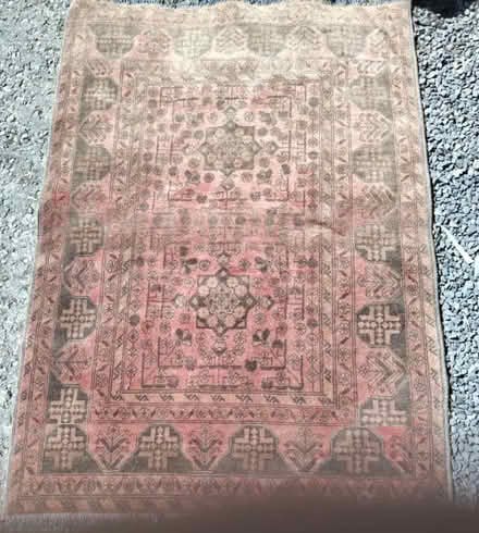 Photo of free Persian carpet, approx 100 cm x 150 cm (Reabrook Estate SY3) #1