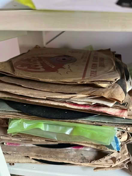 Photo of free Shellac 78’s (Hulme M16) #1