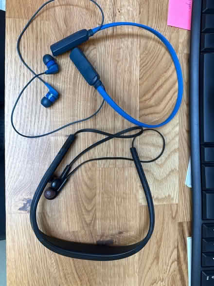 Photo of free 2 wireless earphones (Burtonsville) #1