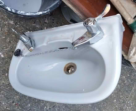 Photo of free Vintage Grey Toilet, Cistern & Basin (Onehouse IP14) #3