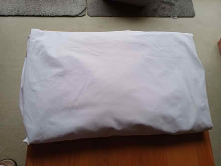 Photo of free King size cotton mix fitted sheet (Earley RG6) #1