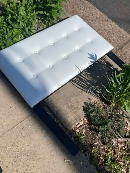 Photo of free Twin headboard (Del Ray, Alexandria) #1
