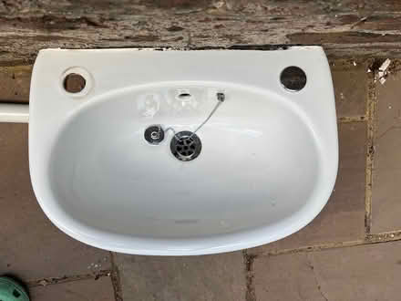 Photo of free Hand basin (TN37 near Asda) #1