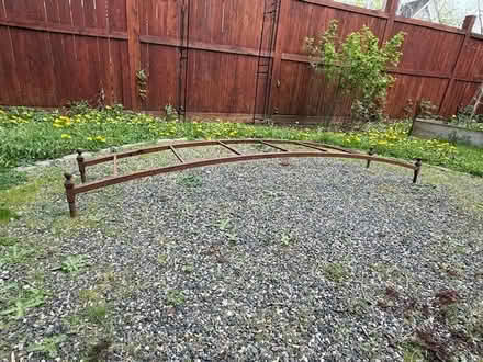 Photo of free Metal trellis (inner N/NE Portland) #2