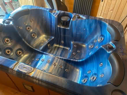 Photo of free Hot Tub with full top cover (EN9) #1