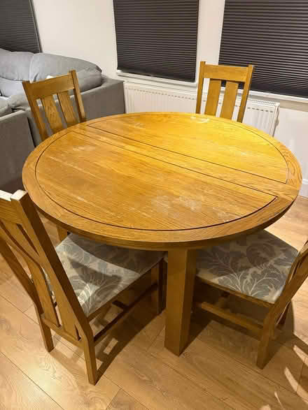 Photo of free Extendable oak table & 4 chairs (East Croydon) #3