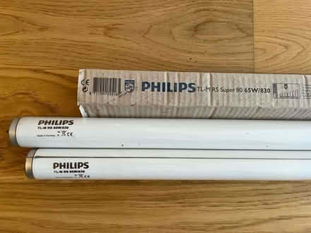 Photo of free 3x Phillips T8 fluorescent loghts (SW20 South Merton Station) #2
