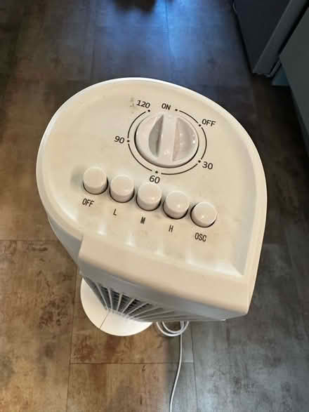 Photo of free Upright oscillating fan (Radlett WD7) #1