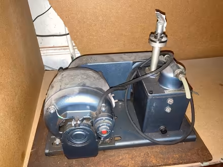 Photo of free Rotary vane vacuum pump (Westcotes LE3) #1