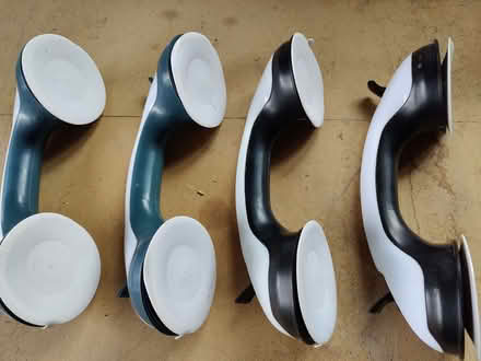 Photo of free grab handles (Kentwood RG31) #1