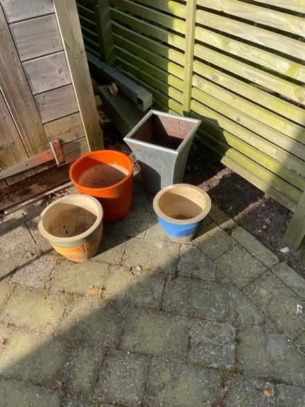 Photo of free Flower pots (SK7 Bramhall) #2