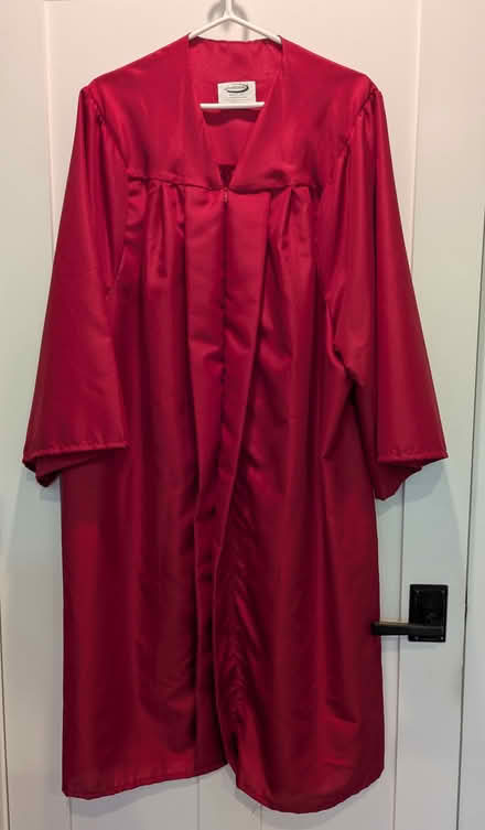 Photo of free Red graduation gown (94040) #1