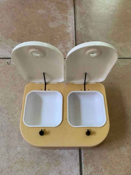 Photo of free Automatic pet/cat feeder with 24 hour timer (Walton Manor OX2) #3