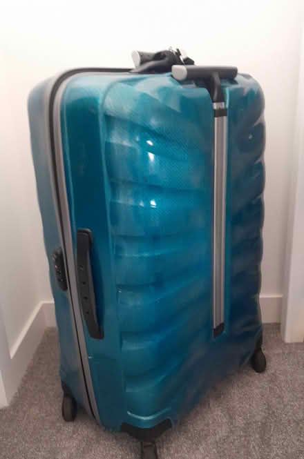 Photo of suitcase (EH4) #1
