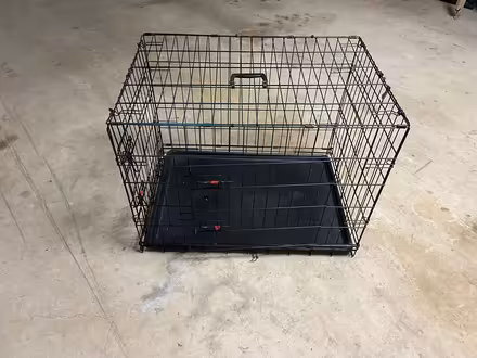 Photo of free Dog crate (Trinity Beach) #1