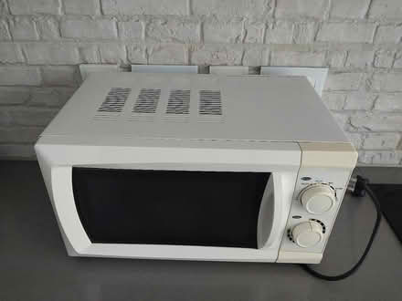 Photo of free Microwave Oven (Ealing Pitshanger W5) #2