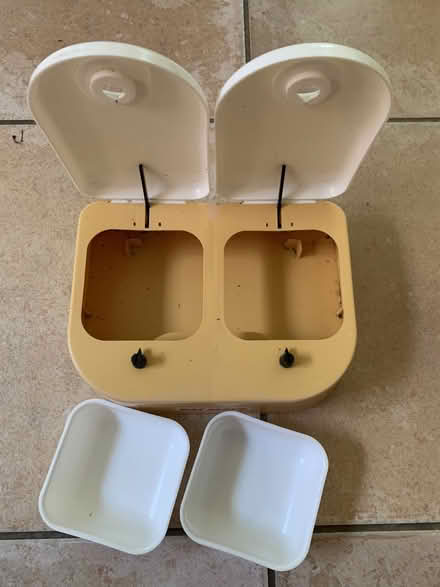 Photo of free Automatic pet/cat feeder with 24 hour timer (Walton Manor OX2) #2