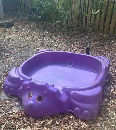 Photo of free Little Tikes sandbox/pool & house (Altamonte Maitland) #1