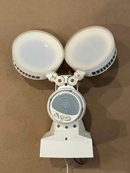 Photo of free motion light (Tenleytown) #1