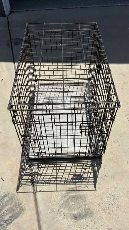 Photo of free Wire Dog Crate (Allied Gardens) #2