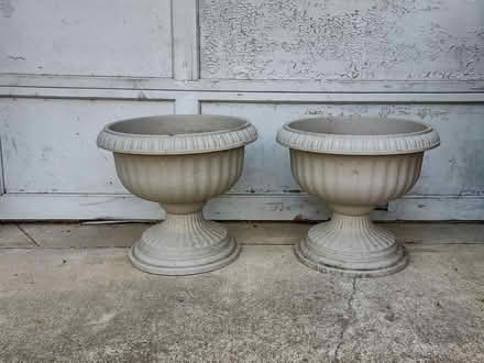 Photo of free Large plastic flower pots (near Shaws in Groton) #1