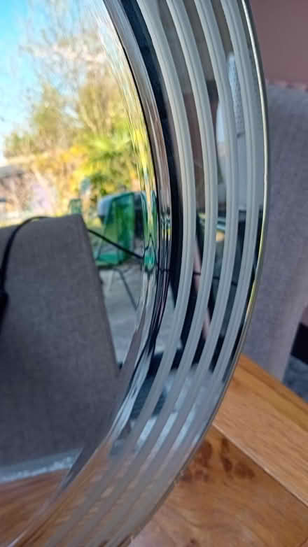 Photo of free circular wall mirror (Henley RG9) #1